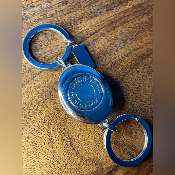 COACH Legacy Stripe Oval Turnlock Valet Bag Charm/Keychain - Picture 3 of 4
